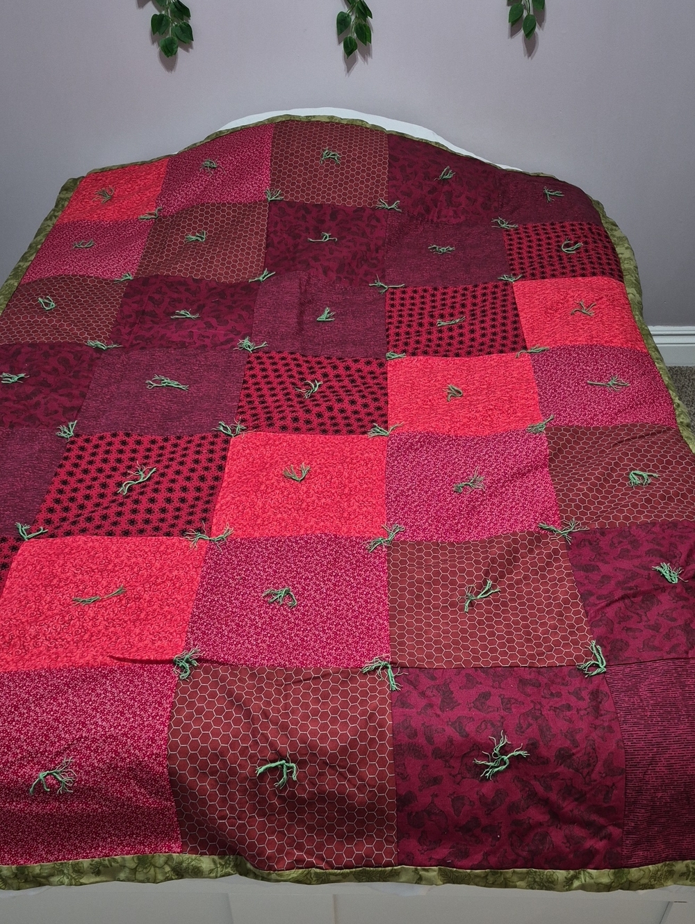 Patchwork Red and Green Tie-Accent Comforter